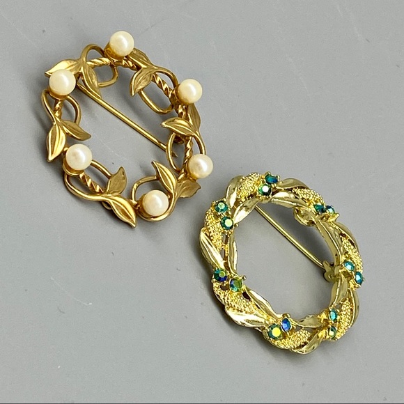 Vintage, Mid Century, Circle Brooch Pair AB & Pearls - Picture 12 of 16